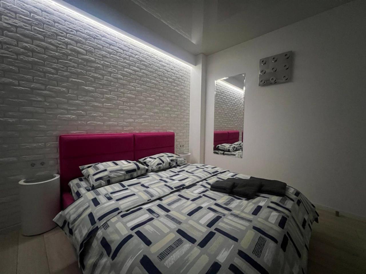 2-Room Luxury Apartment In The Center 基輔 外观 照片