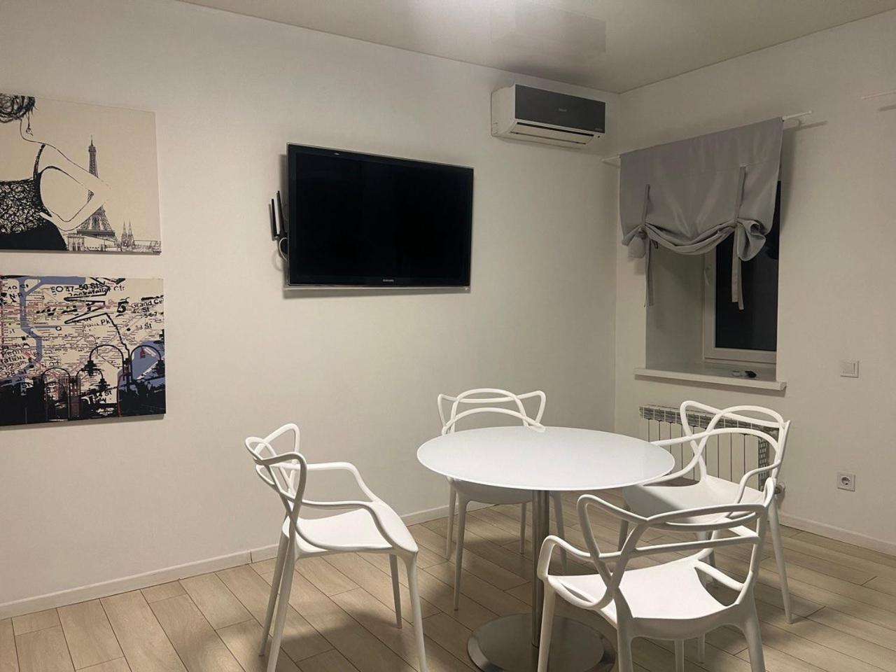 2-Room Luxury Apartment In The Center 基輔 外观 照片