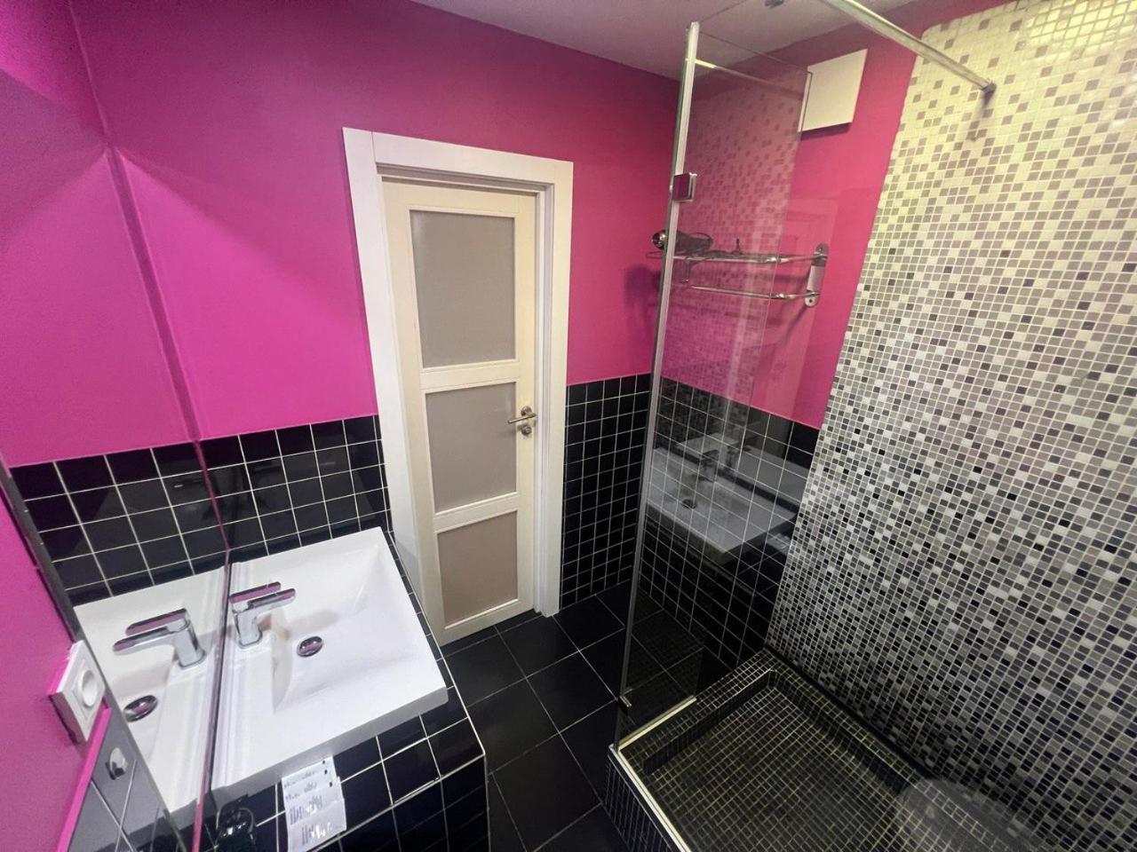 2-Room Luxury Apartment In The Center 基輔 外观 照片