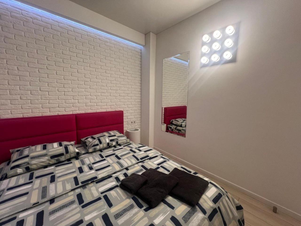 2-Room Luxury Apartment In The Center 基輔 外观 照片